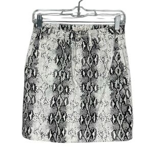 Cloud Ten Snakeskin Mini Skirt NWT NEW Size Small